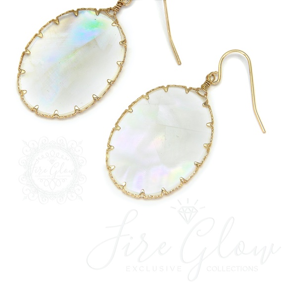 Mother of Pearl Style Oval Gold Tone Earrings - Picture 13 of 16